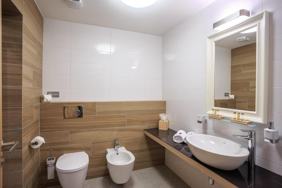 Vsetín Hotel A Restaurace U Vychopnu מראה חיצוני תמונה