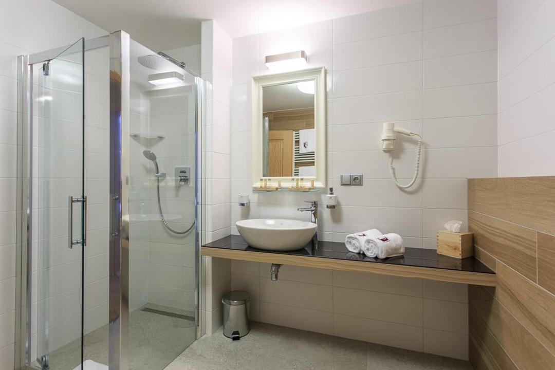 Vsetín Hotel A Restaurace U Vychopnu מראה חיצוני תמונה