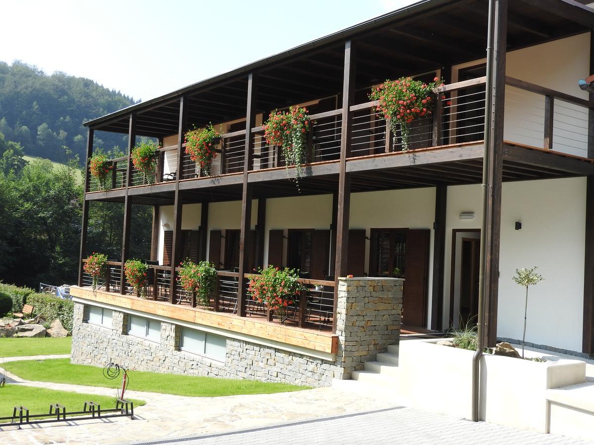 Vsetín Hotel A Restaurace U Vychopnu מראה חיצוני תמונה