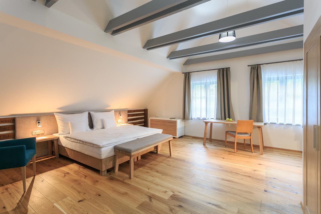 Vsetín Hotel A Restaurace U Vychopnu מראה חיצוני תמונה