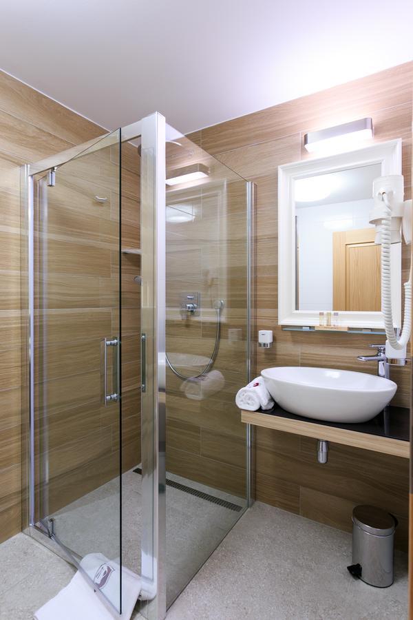 Vsetín Hotel A Restaurace U Vychopnu מראה חיצוני תמונה