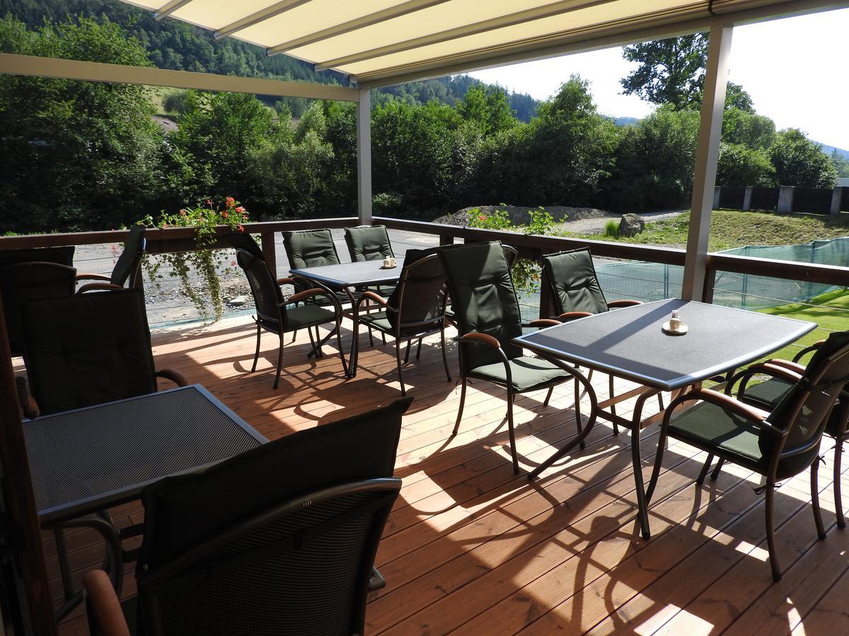 Vsetín Hotel A Restaurace U Vychopnu מראה חיצוני תמונה