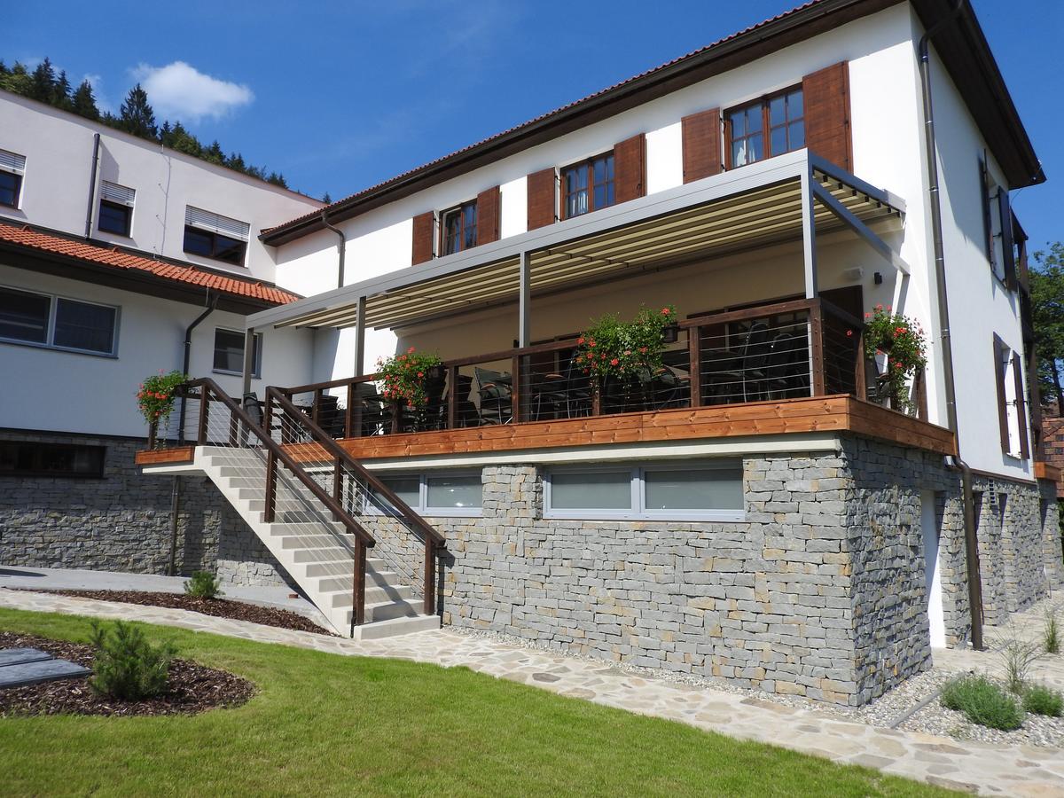 Vsetín Hotel A Restaurace U Vychopnu מראה חיצוני תמונה