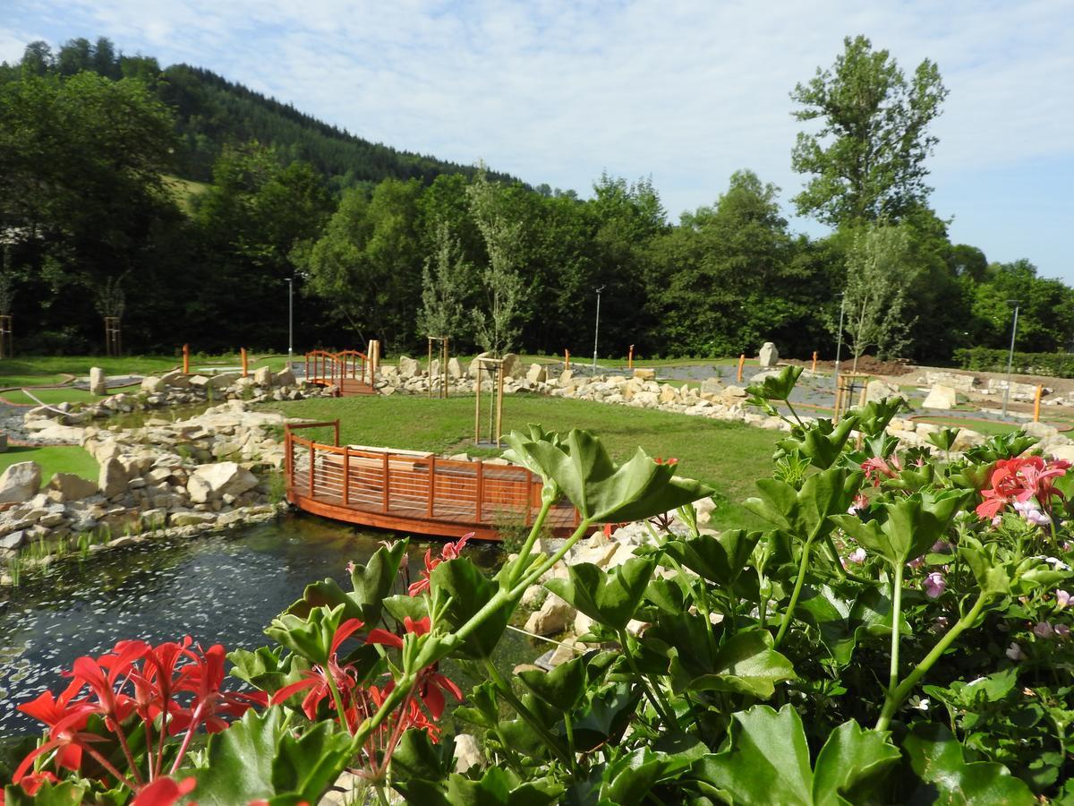 Vsetín Hotel A Restaurace U Vychopnu מראה חיצוני תמונה